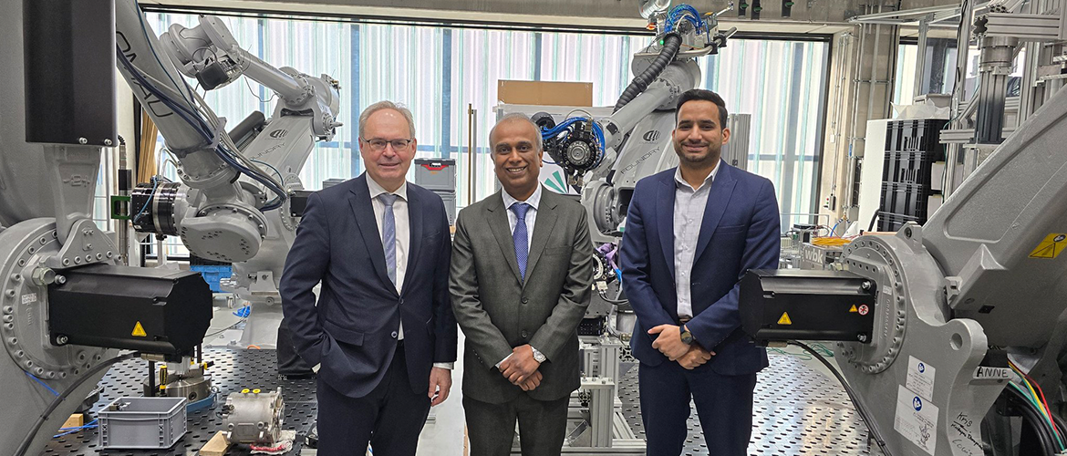  Consul General Shatrughna Sinha visited the wbk Institute of Production Science at KIT, Karlsruhe