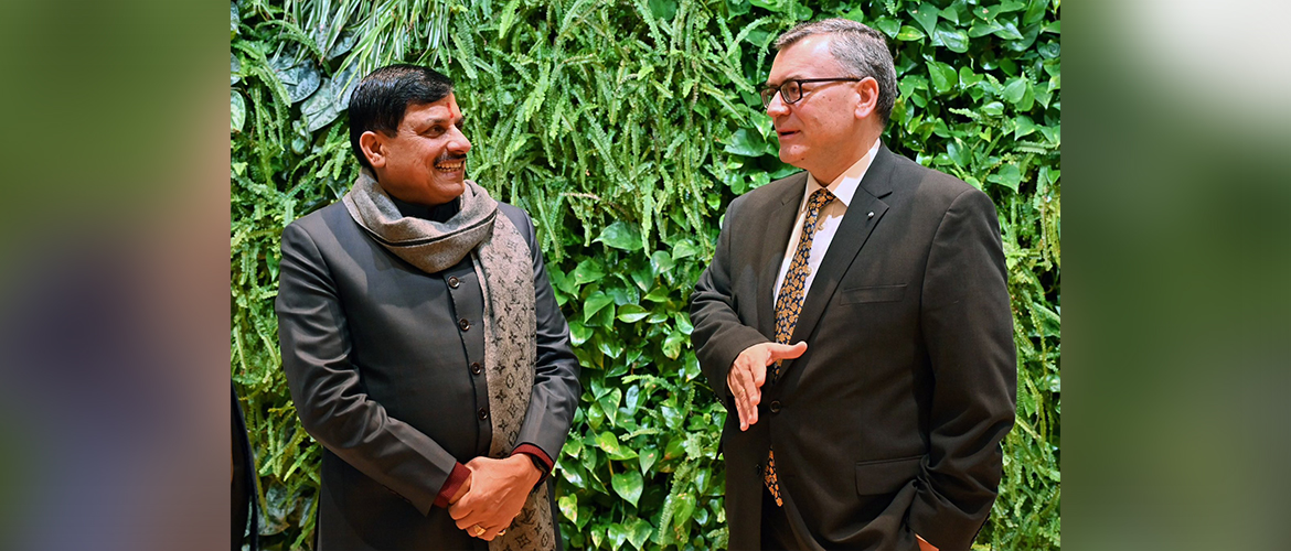  Hon'ble CM of Madhya Pradesh Dr. Mohan Yadav greets Dr. Florian Herrmann, Head of the State Chancellery and Minister of State for Federal Affairs and Media, Bavaria, during his visit to Munich on 28th November 2024
