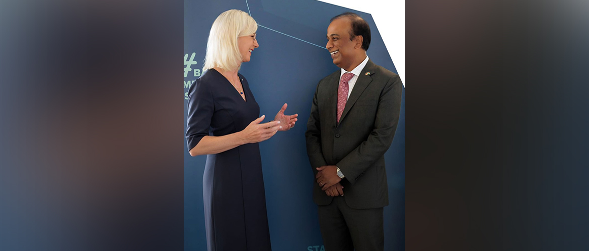  Consul General Shatrughna Sinha  met Ms. Ulrike Scharf, Bavarian Minister for Family, Labour and Social Affairs. Ulrike Scharf, Bavarian Minister for Family, Labour and Social Affairs