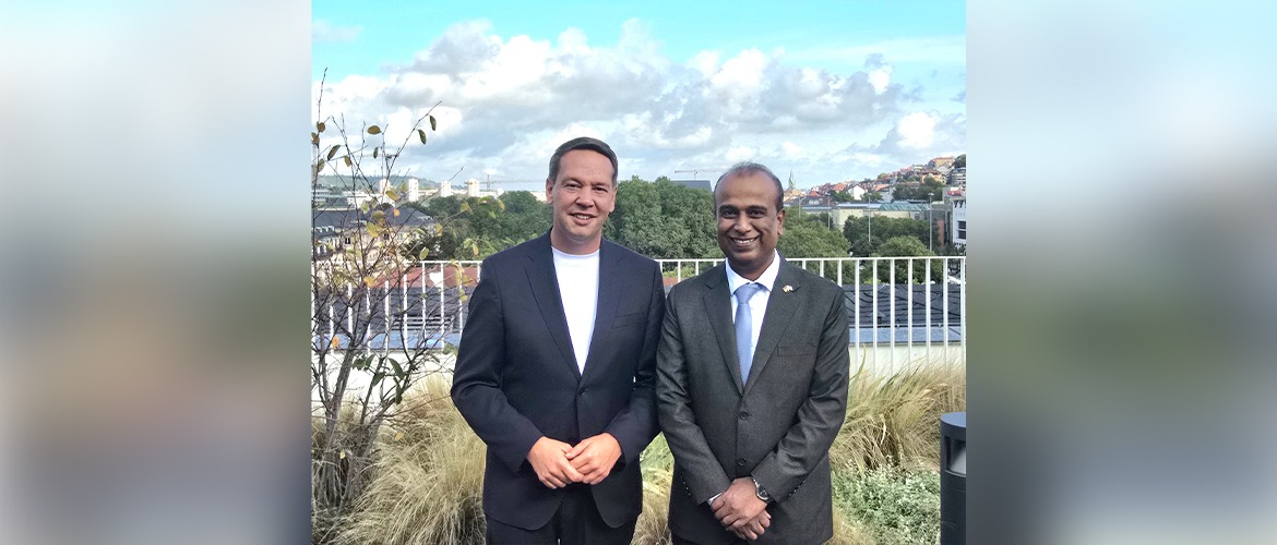  Consul General Shatrughna Sinha met Mr. Oliver Hildenbrand, Baden-Württemberg's Minister for Social Affairs, Labour and Health