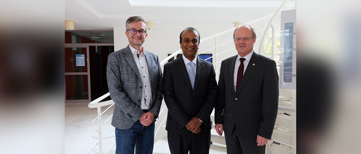  Consul General Shatrughna Sinha Visited the University of Ulm.