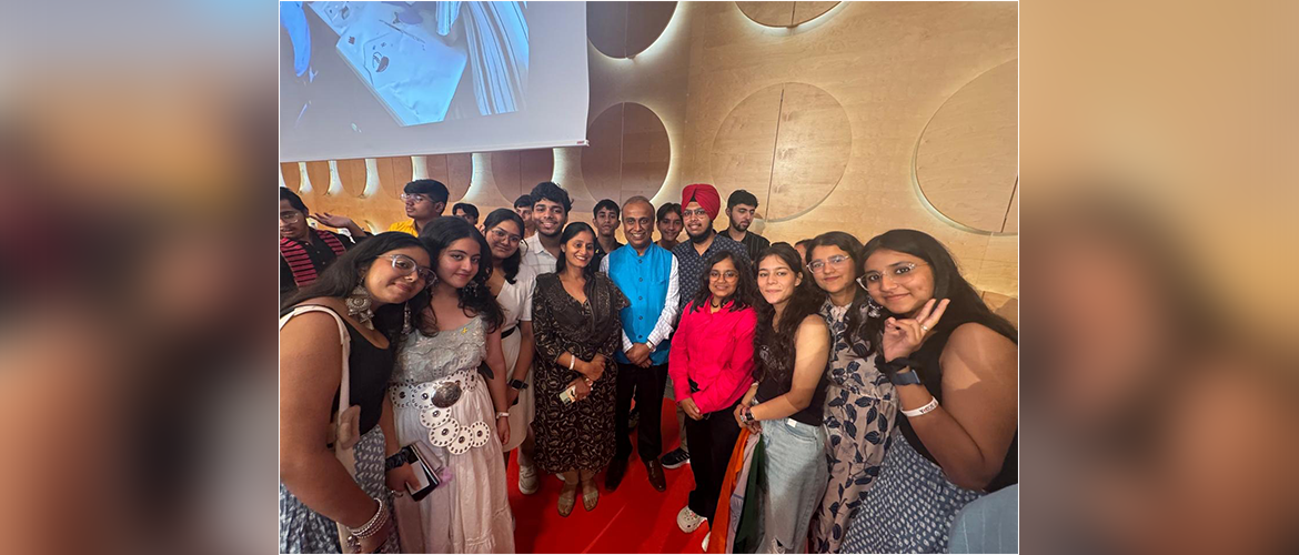  Consul General Shri Shatrughna Sinha joined Indian school students at the closing ceremony of the workshop conducted by Schools Opposing Racism and Anti-Semitism(SCORA) in Stuttgart.